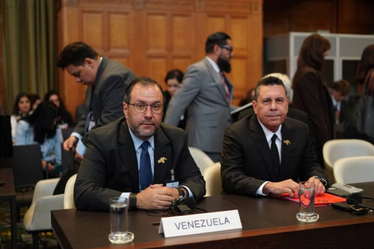 Moncada, con orgullo, hace parte de la delegación venezolana en La Haya